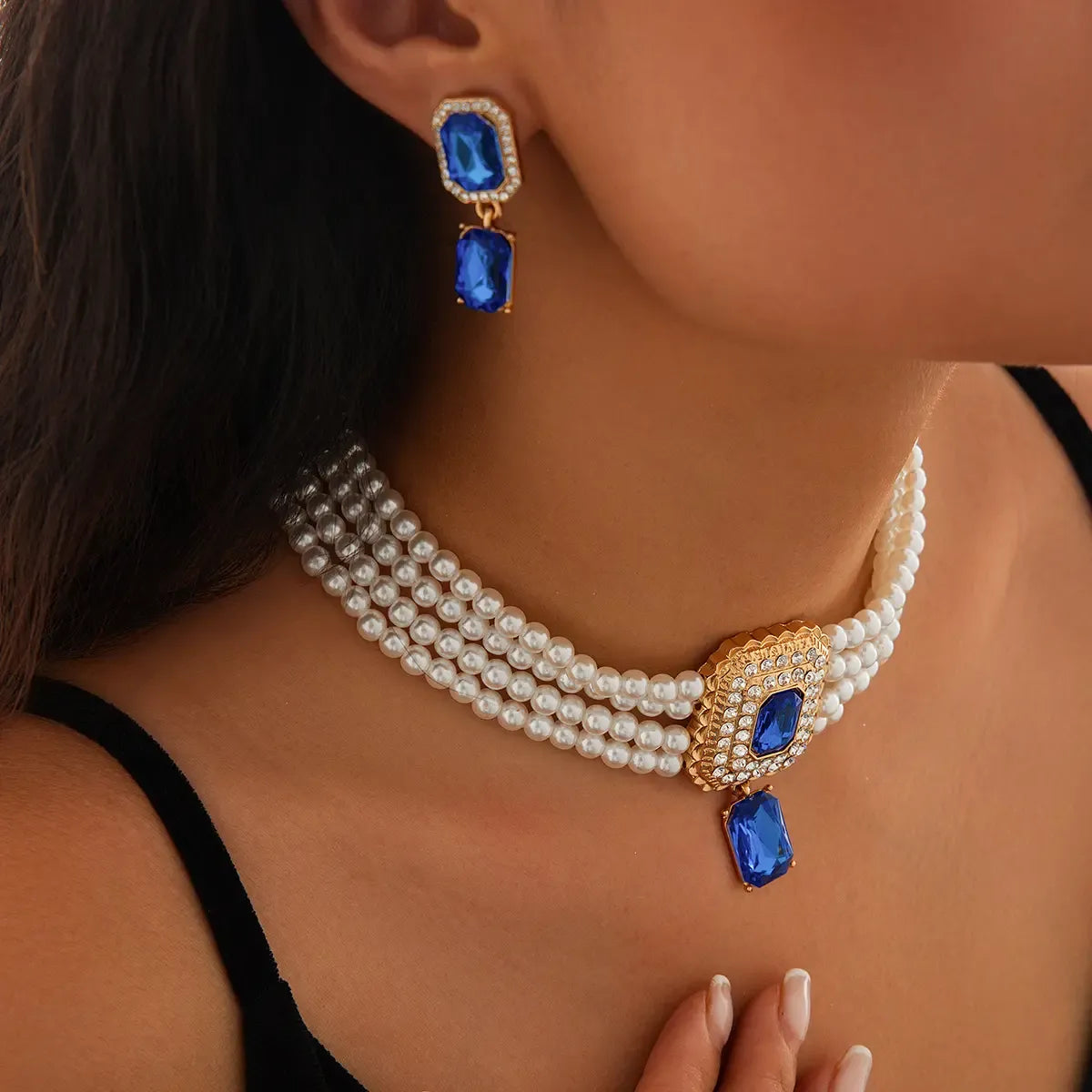 【Necklace + Earrings】2025 New Fashion Imitation Pearl Necklace Multilayer Clavicle Chain Set