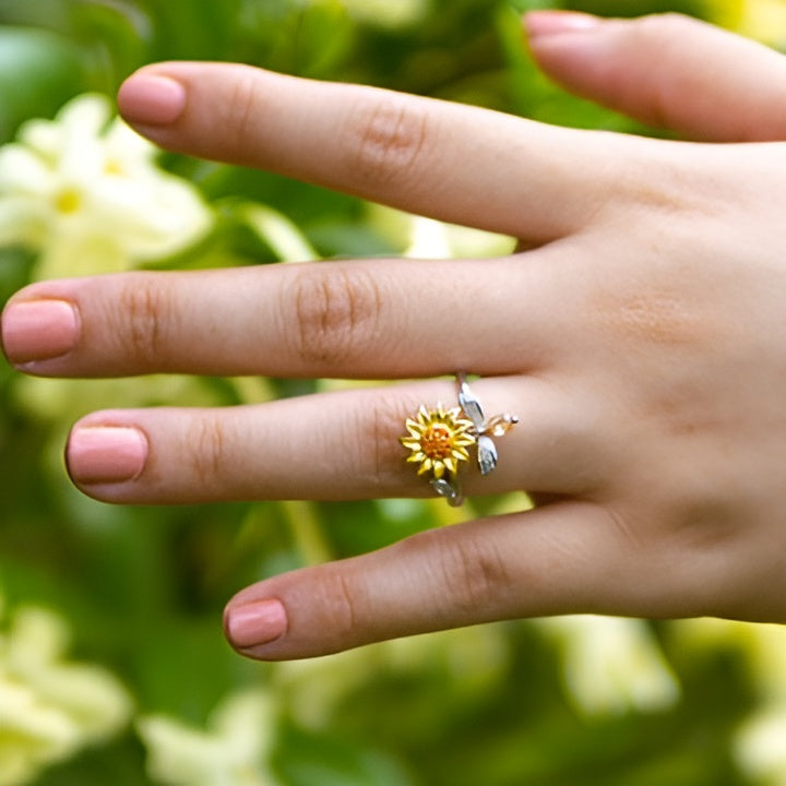 Jewelance™ SunflowerRing : Elegant Adjustable Rotating Sunflower Ring