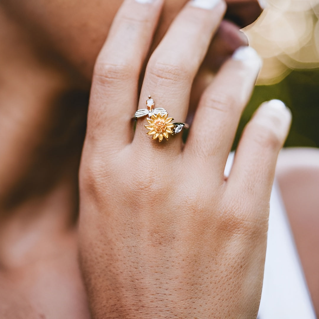 Jewelance™ SunflowerRing : Elegant Adjustable Rotating Sunflower Ring